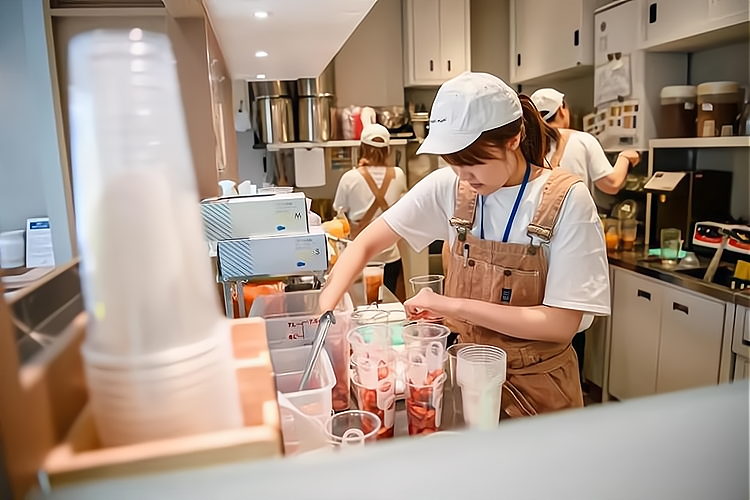 奶茶小镇:用产品和服务打动餐饮美食消费者
